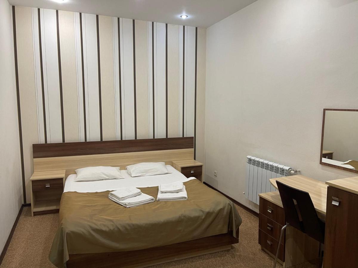 Nyvky Plaza Hotel 3*